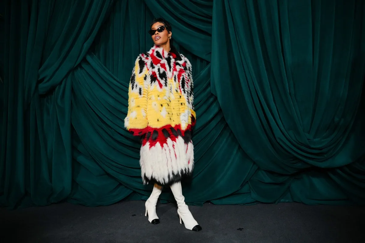 Oscars Ceremony Held in Los Angeles Amid Tight Races and Industry Debate