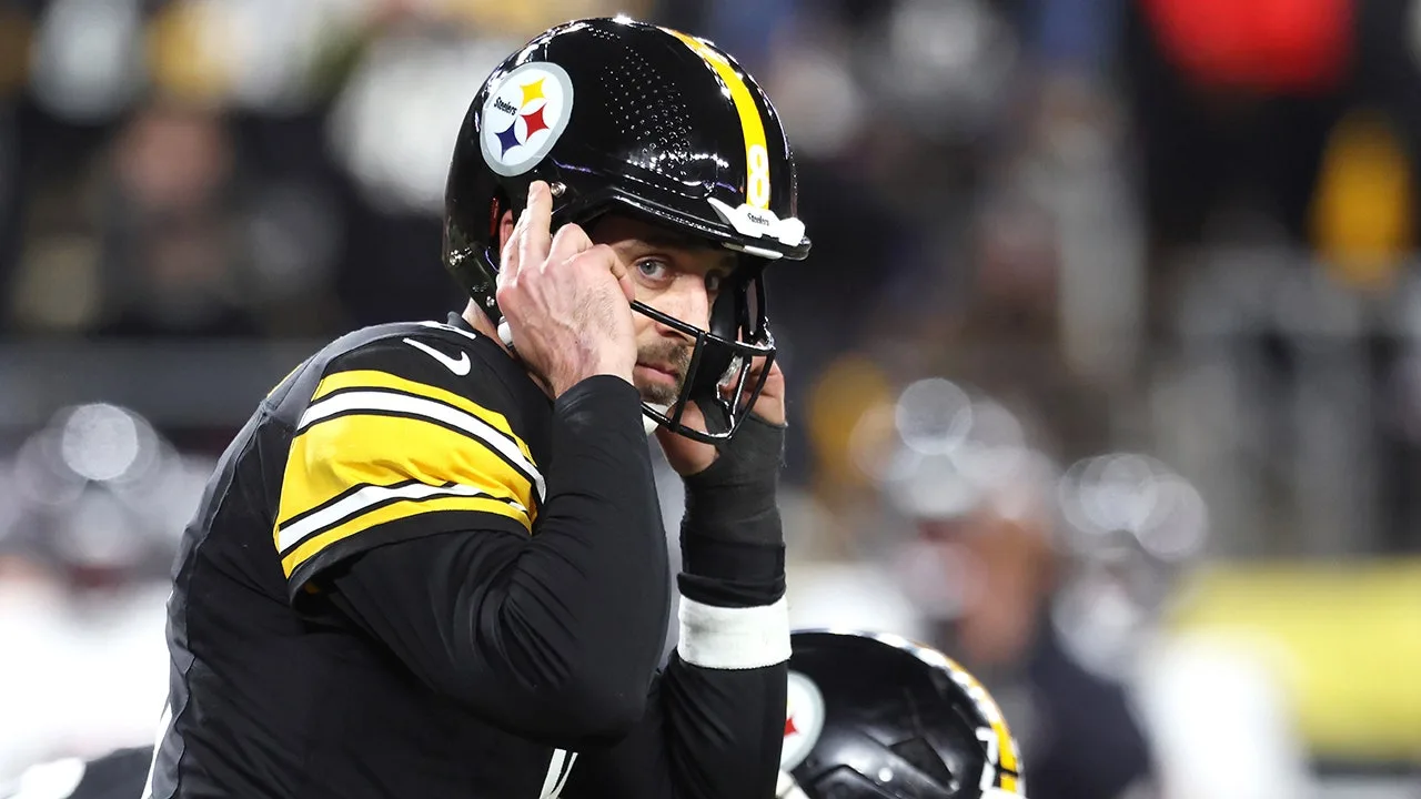 Aaron Rodgers Announces 2026 Will Be His Final NFL Season With Steelers