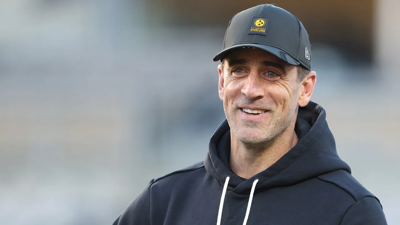 Aaron Rodgers Signs Contract to Join Pittsburgh Steelers for 22nd NFL Season