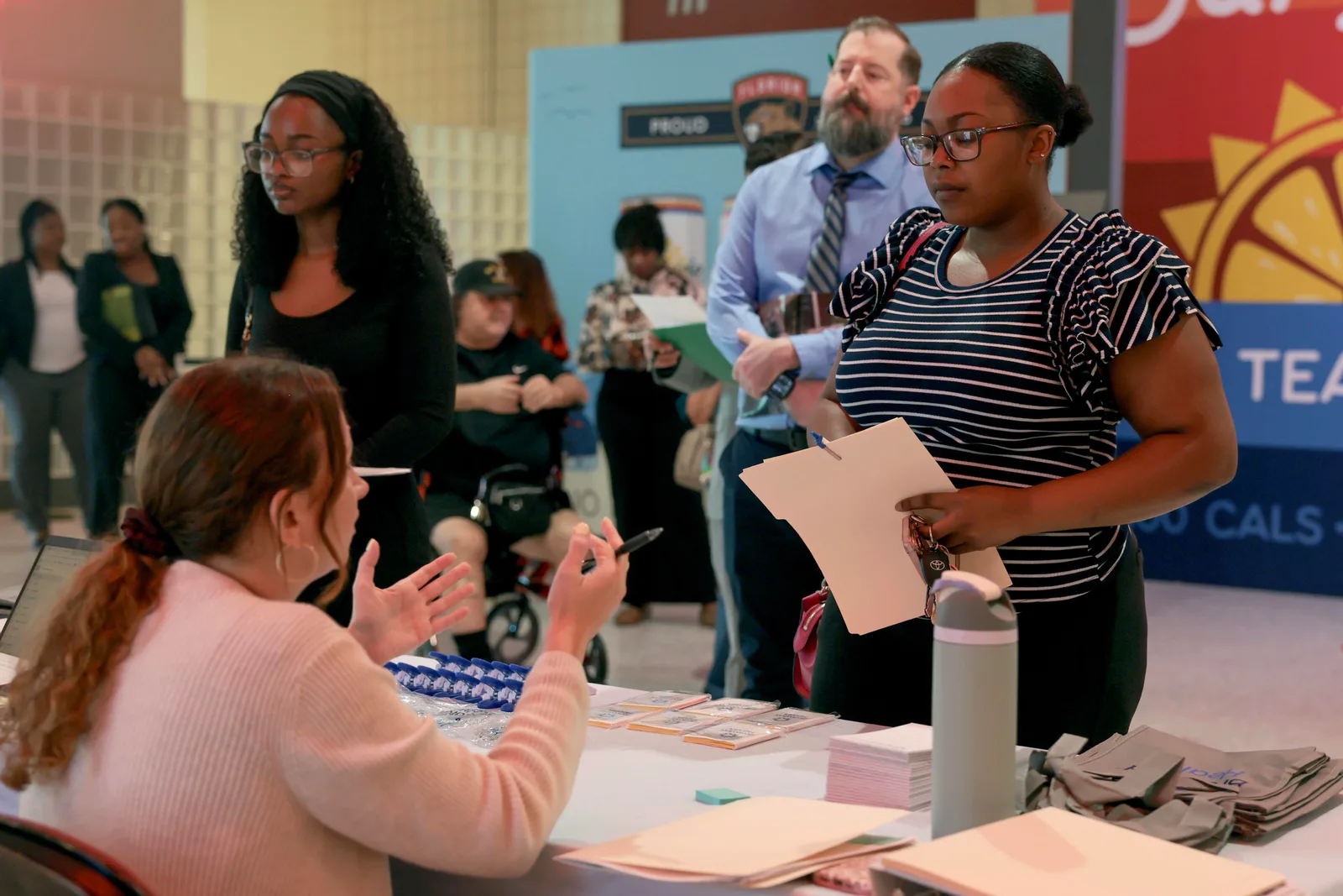 ADP Reports 122,000 New U.S. Private Sector Jobs Added in May