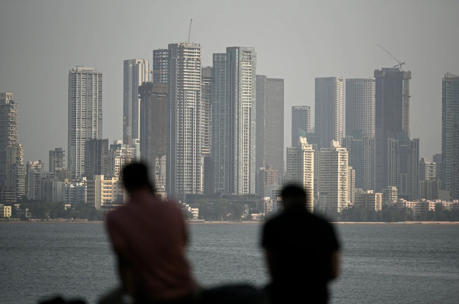 AI Adoption Impacts India's IT Sector and Job Market Dynamics