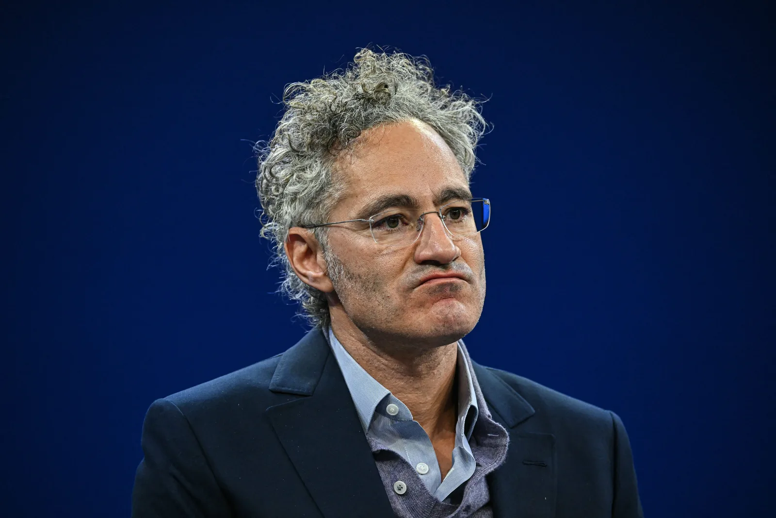 AI Disruption Raises Unemployment and Sparks Debate Over Workplace and Policy Impacts