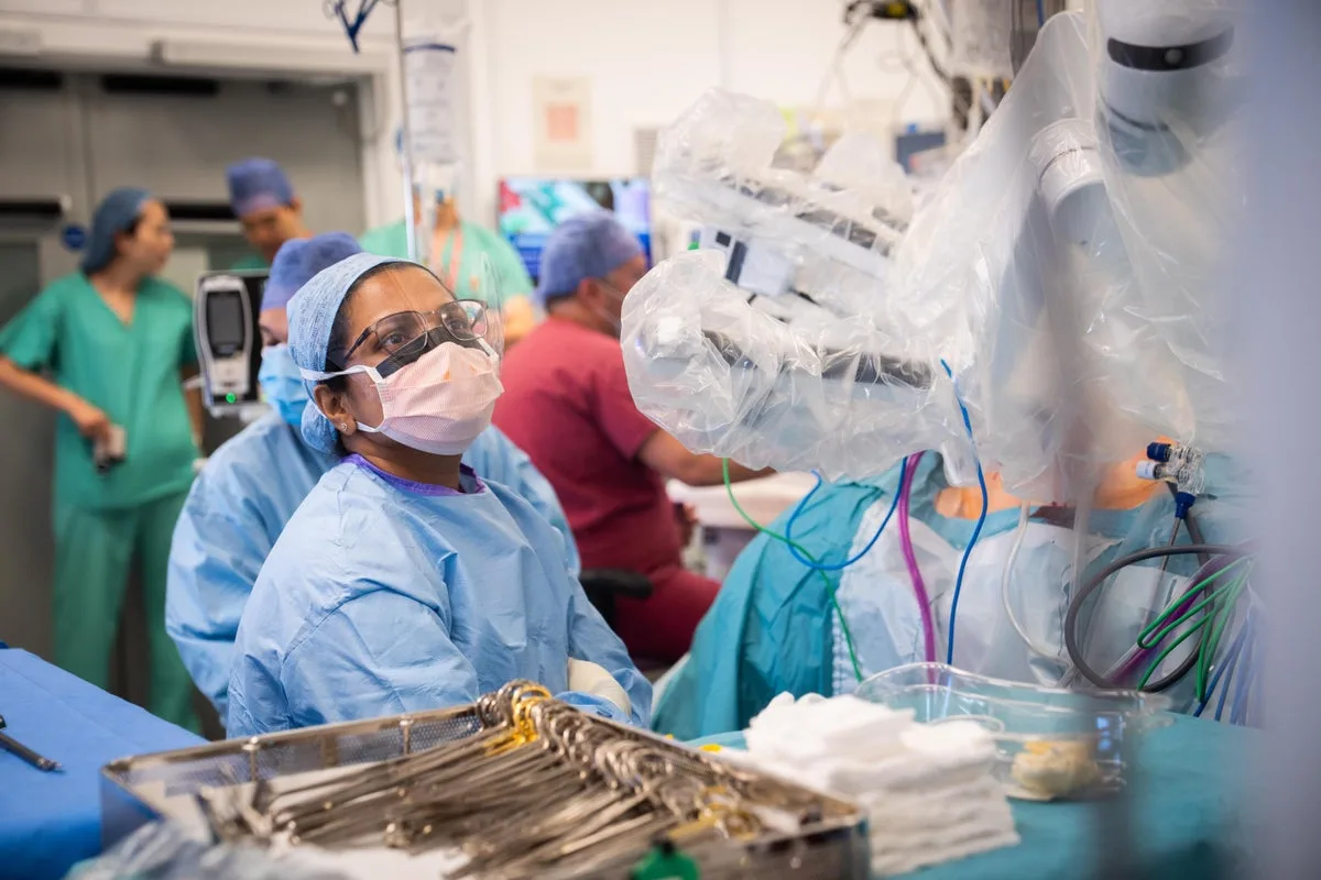 AI Tool Used for First Time by UK Surgeons During Live Operation