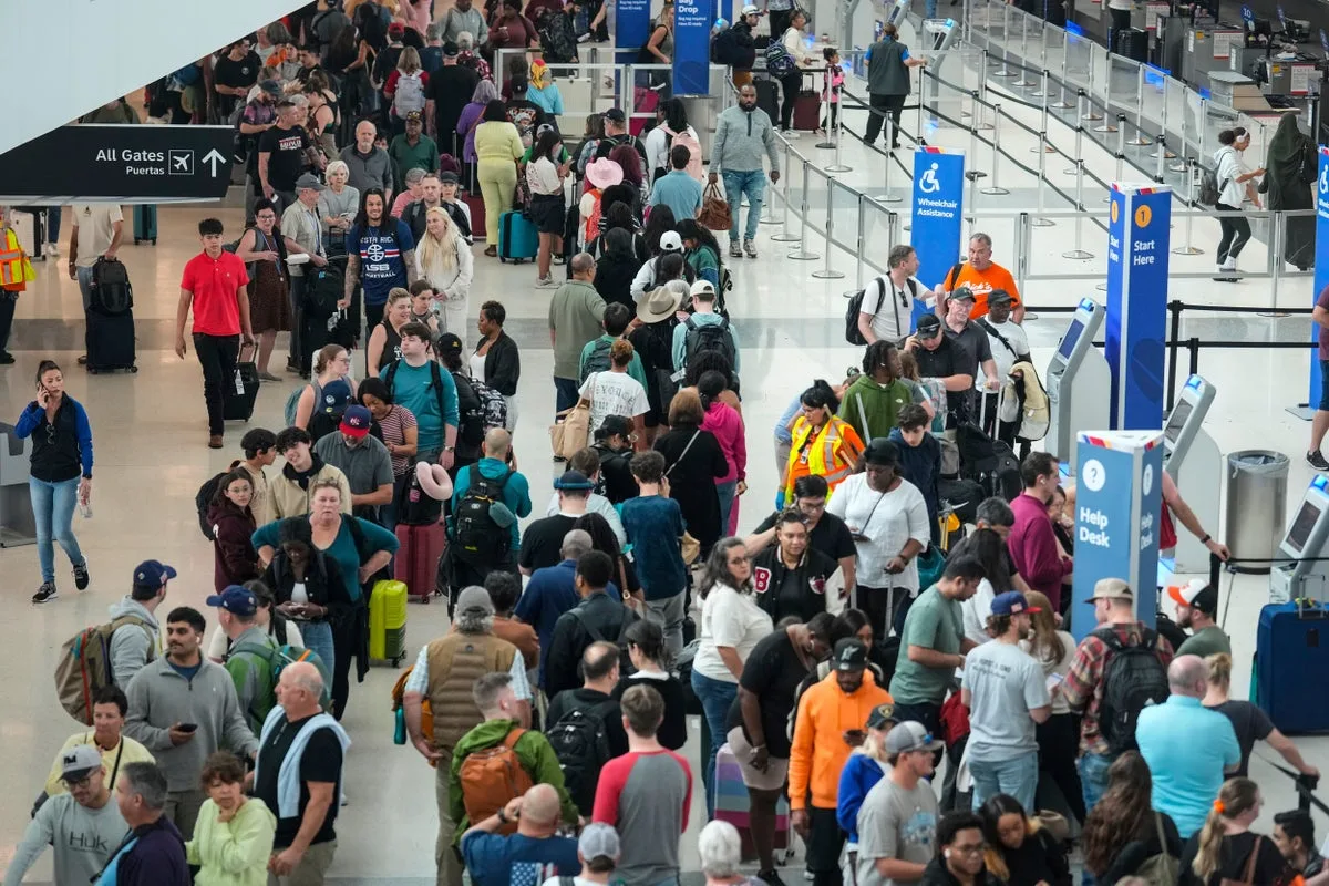 Airline CEOs Urge Congress to Fund DHS Amid TSA Staff Shortages and Airport Delays