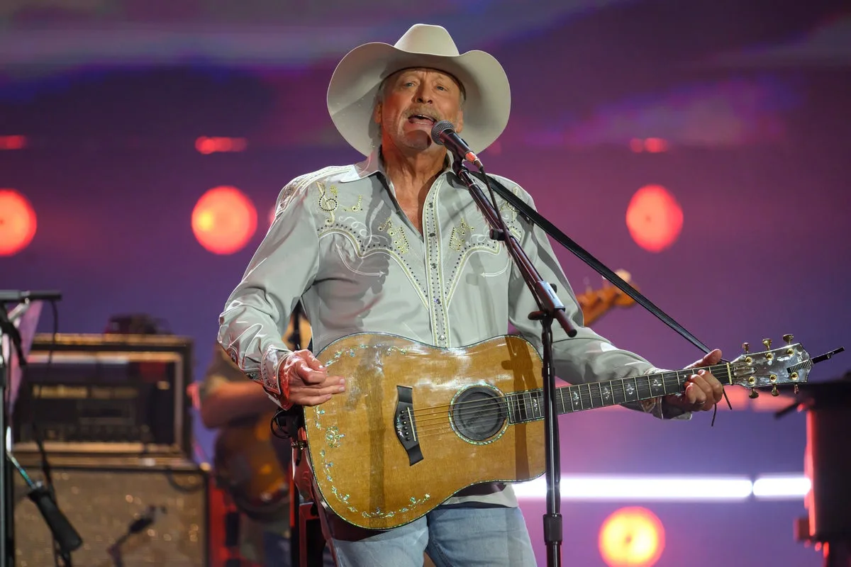 Alan Jackson Performs Final Concert in Nashville With Guest George Strait