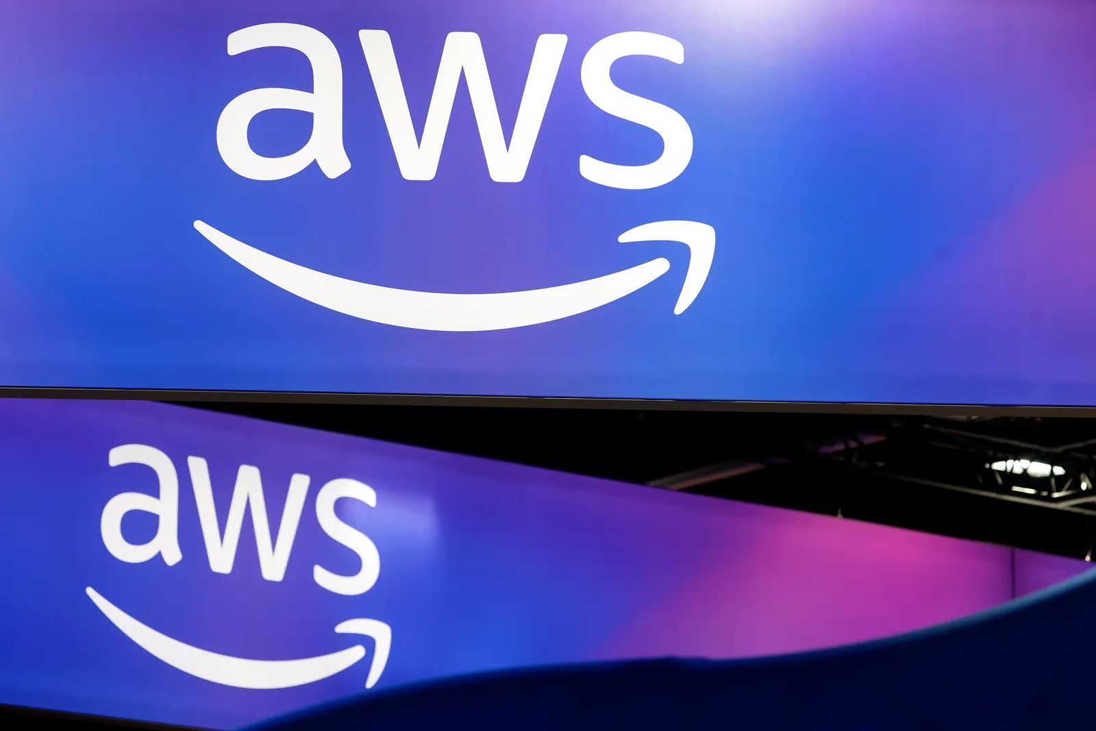 Amazon Reaches Record High After Meta Agrees to Use Graviton Chips for AI