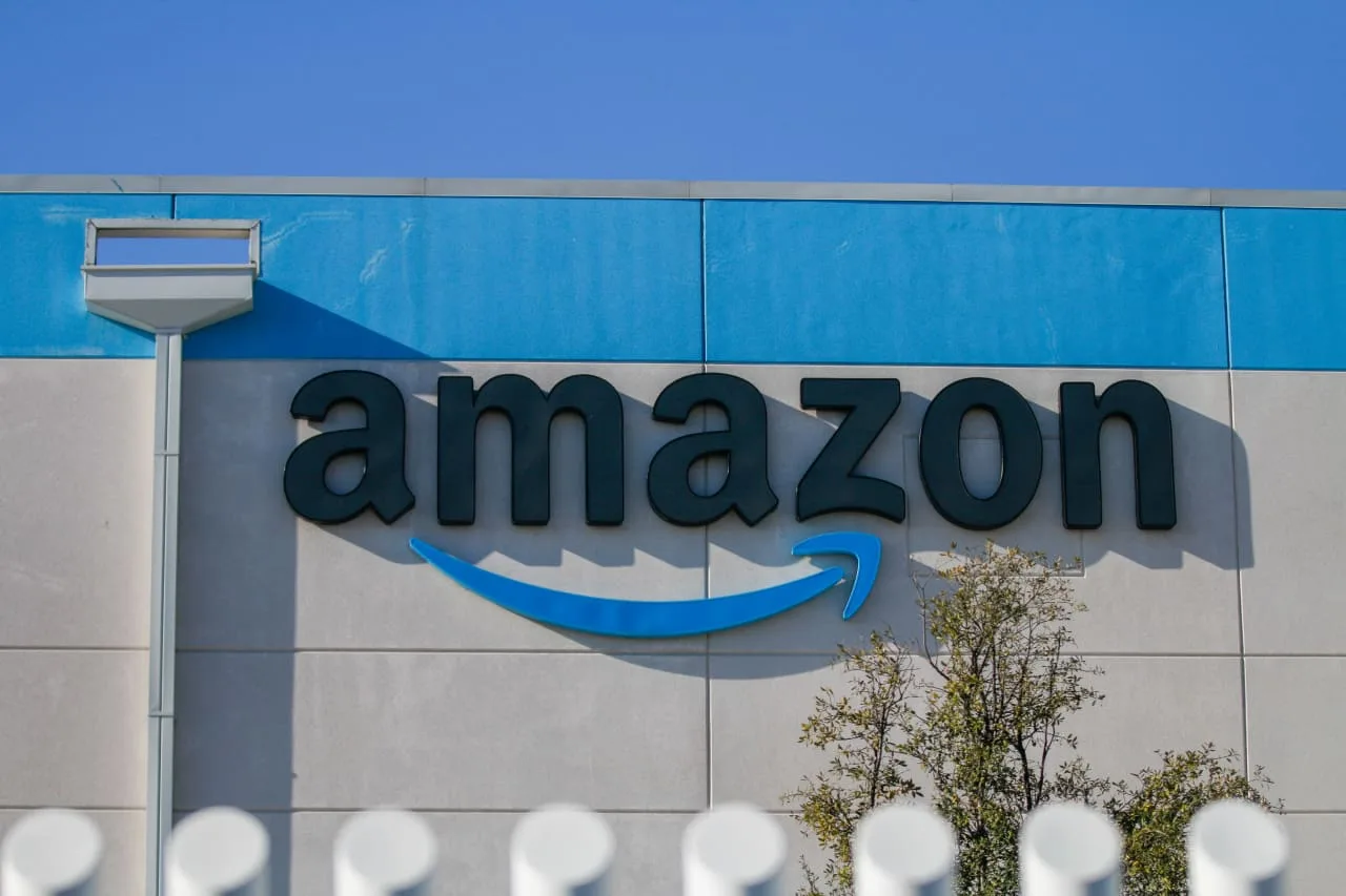 Amazon Stock Rises Sharply Following Strong AWS Cloud Growth in Recent Quarter