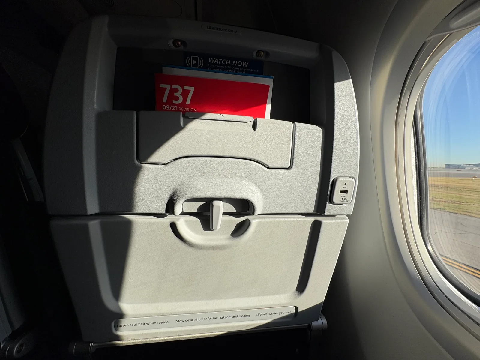 American Airlines to Reintroduce Seatback Screens and Expand First Class Offerings