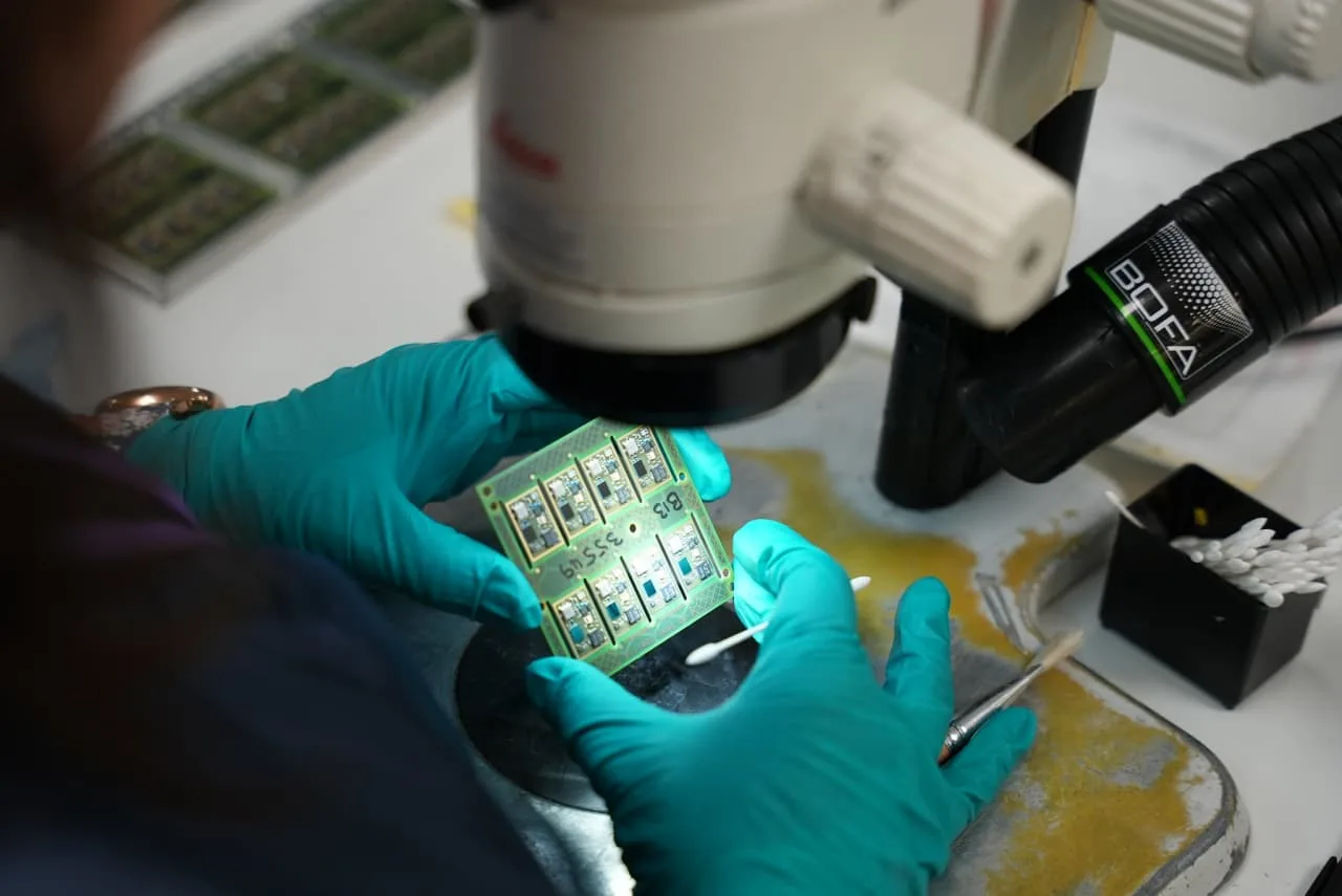 Analog Semiconductor Stocks Identified as Defensive in Iran Conflict Scenario