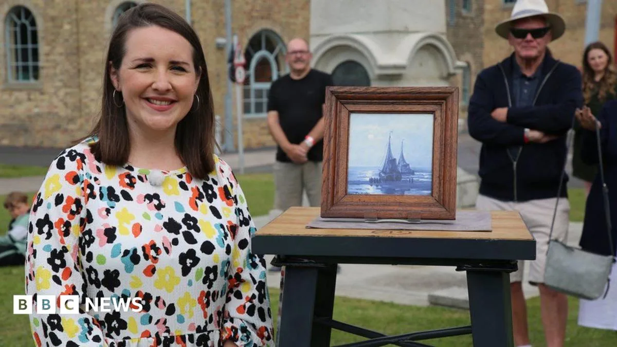 Antiques Roadshow Expert Theo Burrell Dies at Age 39