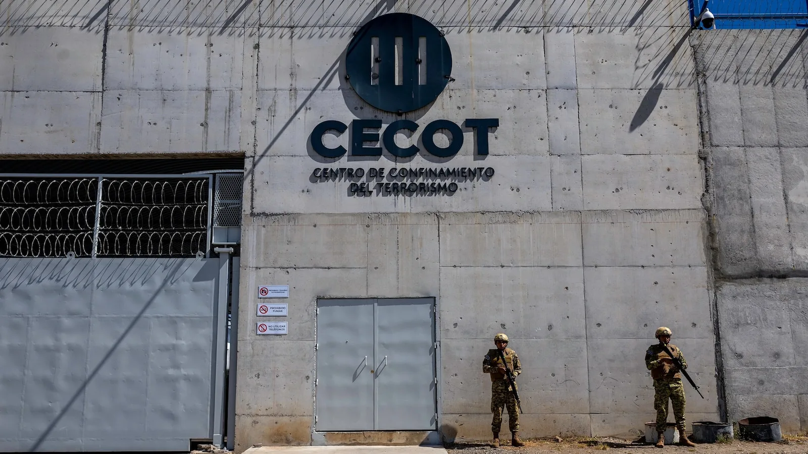 Appeals Court Halts Criminal Contempt Inquiry Over Venezuelan Deportation Flights