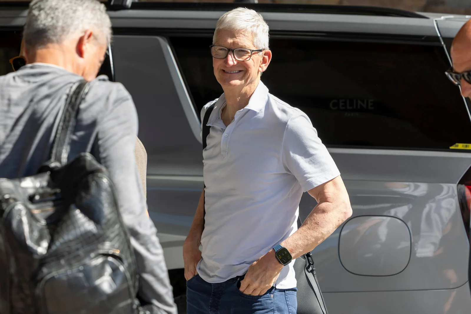 Apple Reports Record June Quarter, Warns of Supply Constraints and Paid AI Features