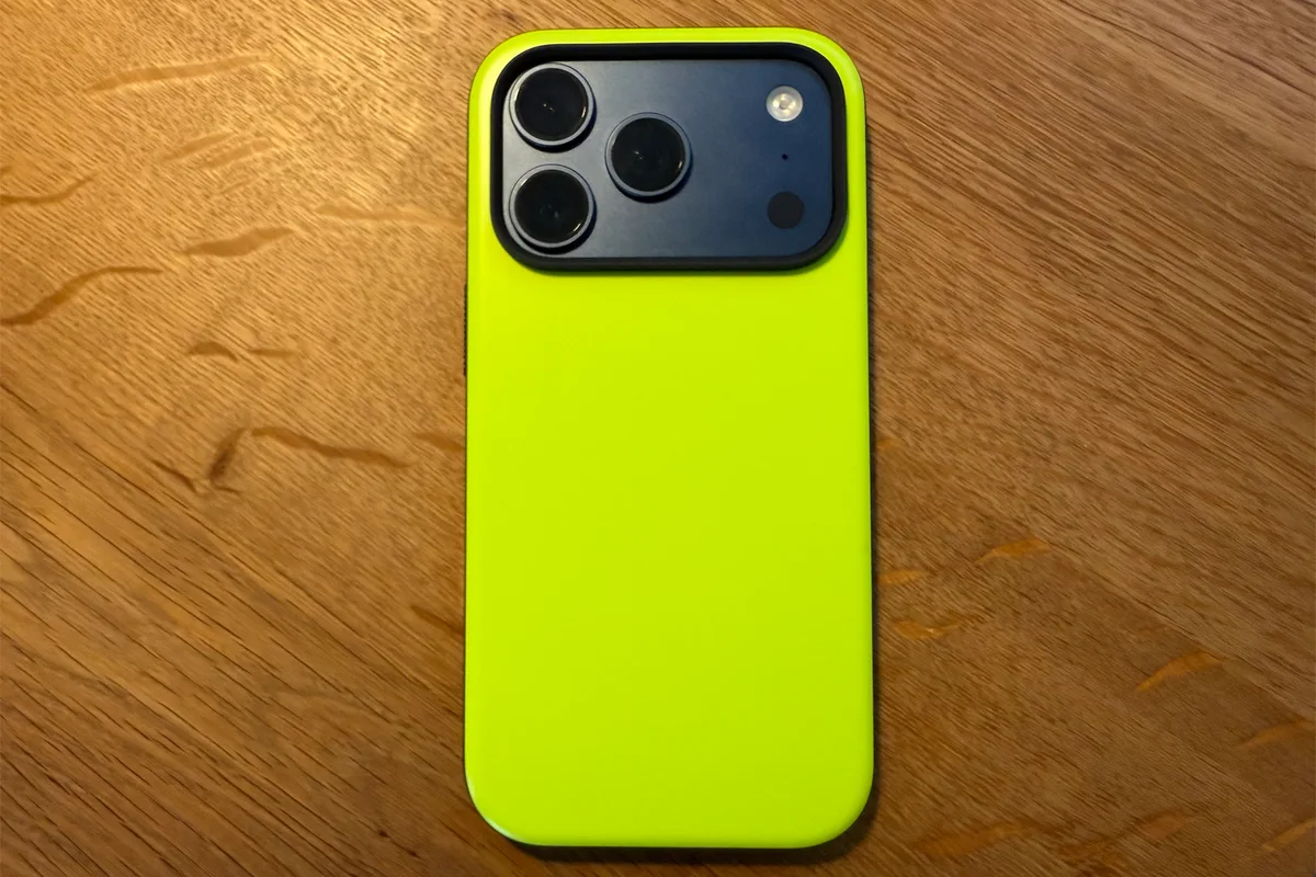 Apple to Launch $2,000 Foldable iPhone Ultra Alongside iPhone 18 Series