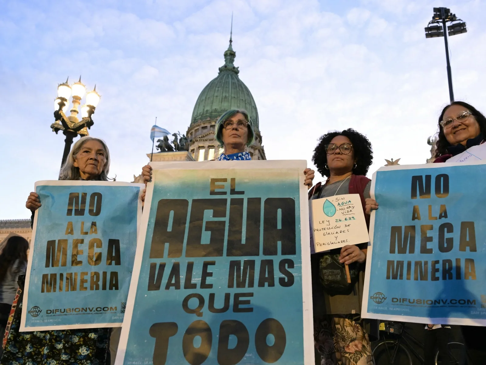 Argentina Passes Bill Easing Mining Restrictions in Glacier Regions