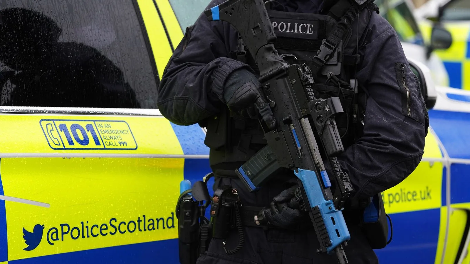Armed Police Respond to Reports of Man with Bladed Weapon in Edinburgh