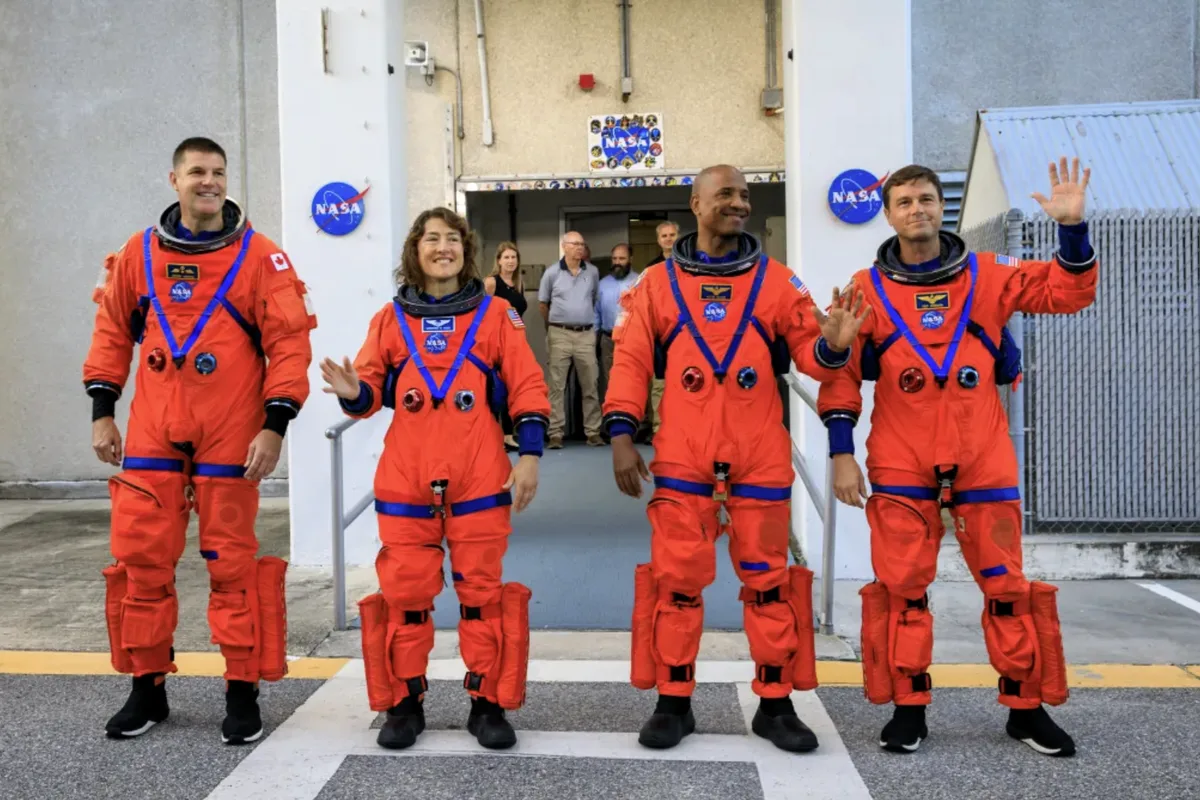 Artemis II Astronauts Arrive at Florida Launch Site for Historic Moon Mission
