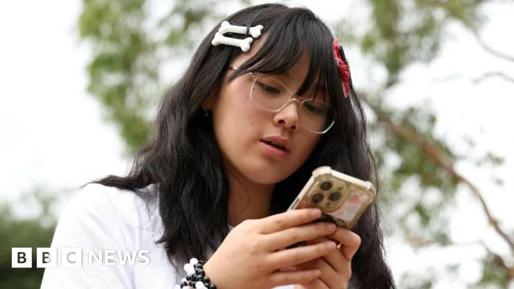 Australian Regulator Investigates Social Media Firms Over Under-16 Ban Compliance