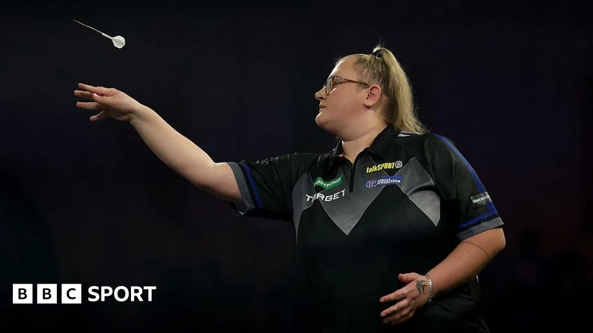 Beau Greaves first woman to hit nine-darter on PDC ProTour
