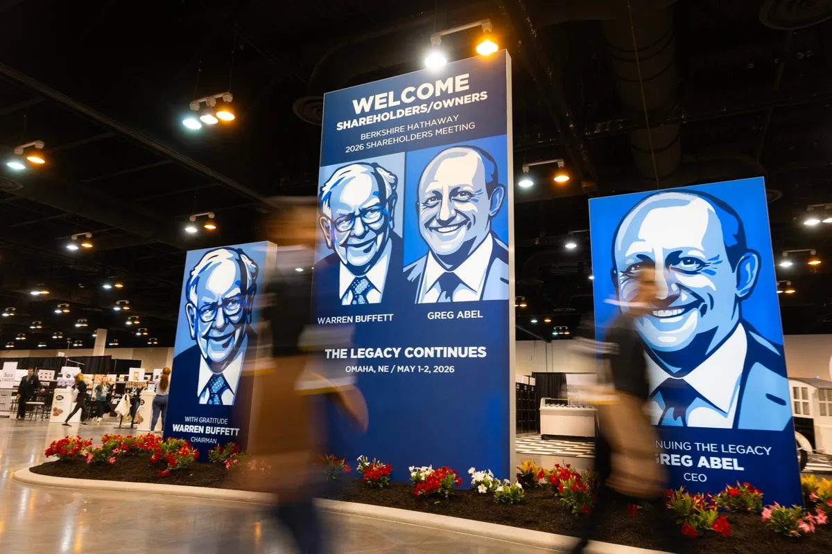Berkshire Hathaway Increases Alphabet Stake and Invests Billions in Delta Airlines