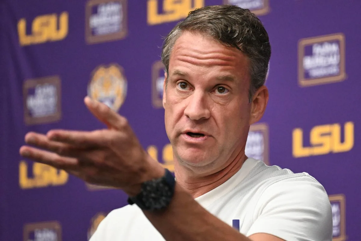 Big Ten Bans Football Players With Pro Contracts From Returning to College Rosters
