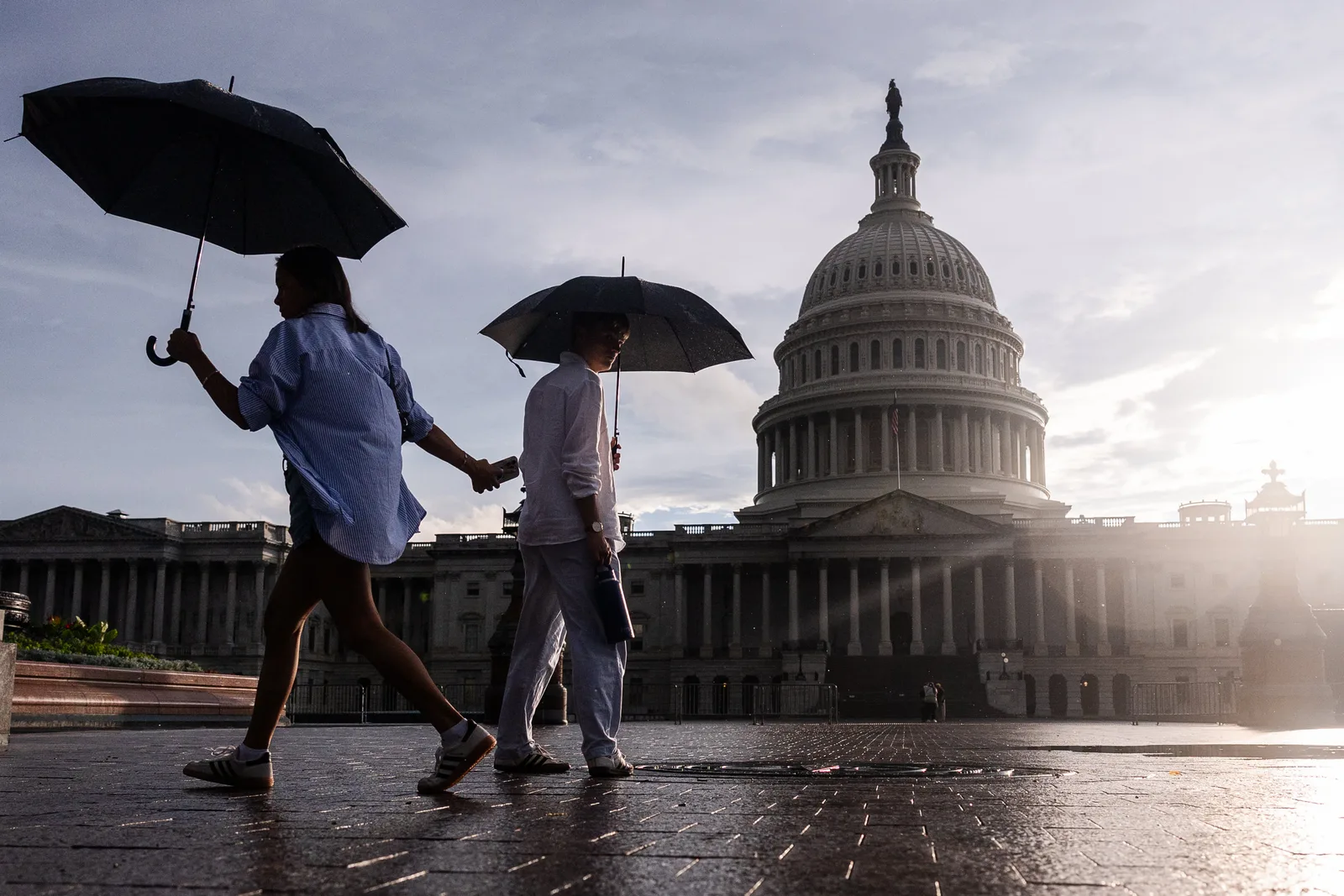 Bipartisan Senators Propose Legislative Process to Address Social Security Funding