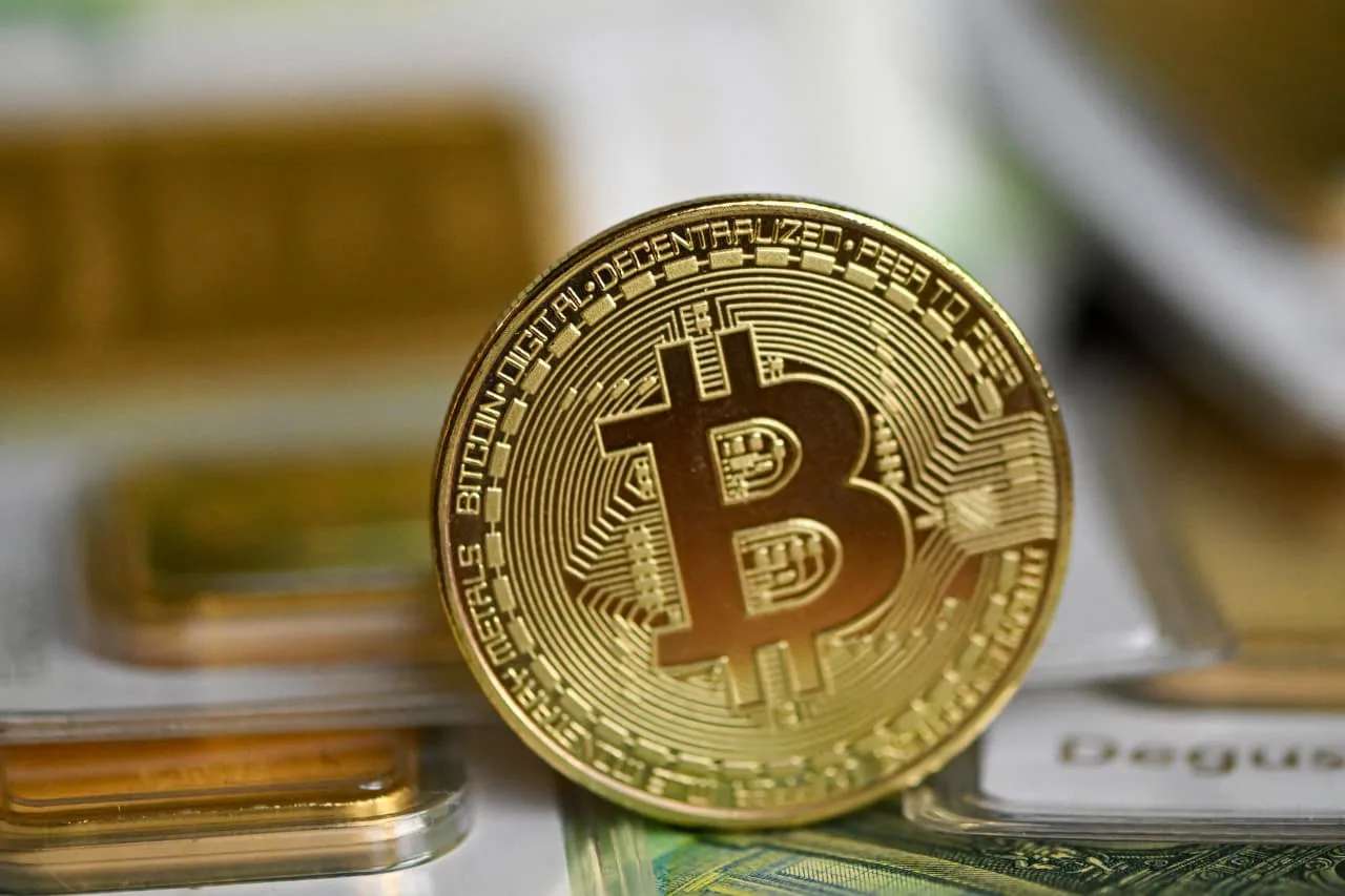 Bitcoin Surges Above $77,000 Amid Short Squeeze and Renewed Crypto Optimism