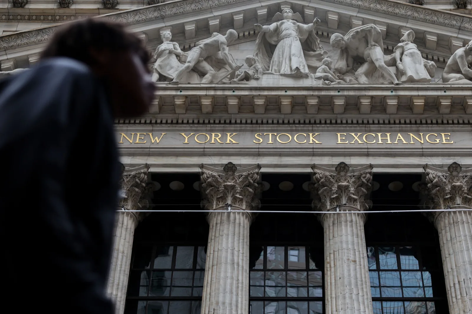 BlackRock Expands Liquid Alt ETFs With Long-Short Strategies Amid Nasdaq ETF Changes