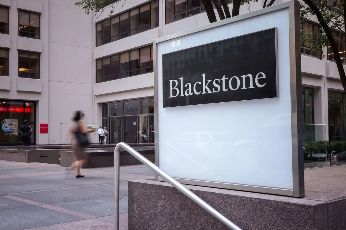 Blackstone and Blue Owl Acquire Minority Stake in Atlas Holdings