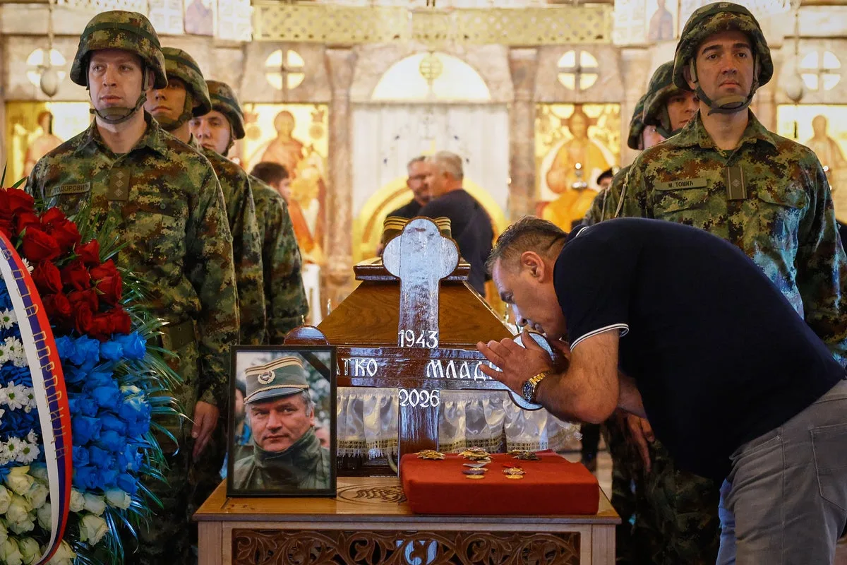 Ratko Mladić Funeral in Belgrade Draws Large Crowds and International Criticism