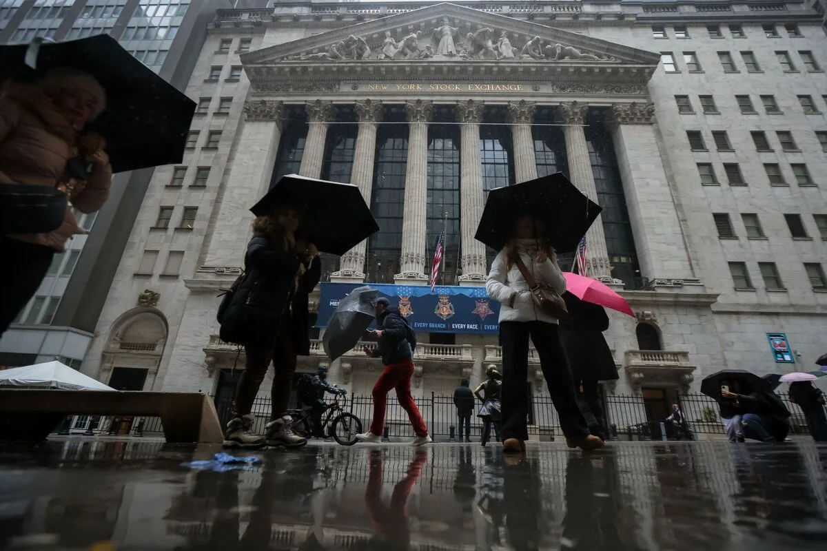 Stocks Decline Sharply as Oil Hits $100 and Inflation Concerns Persist