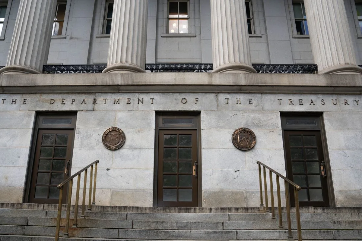 Bond Traders Shift to Bearish Bets on Treasuries Amid Mideast Conflict