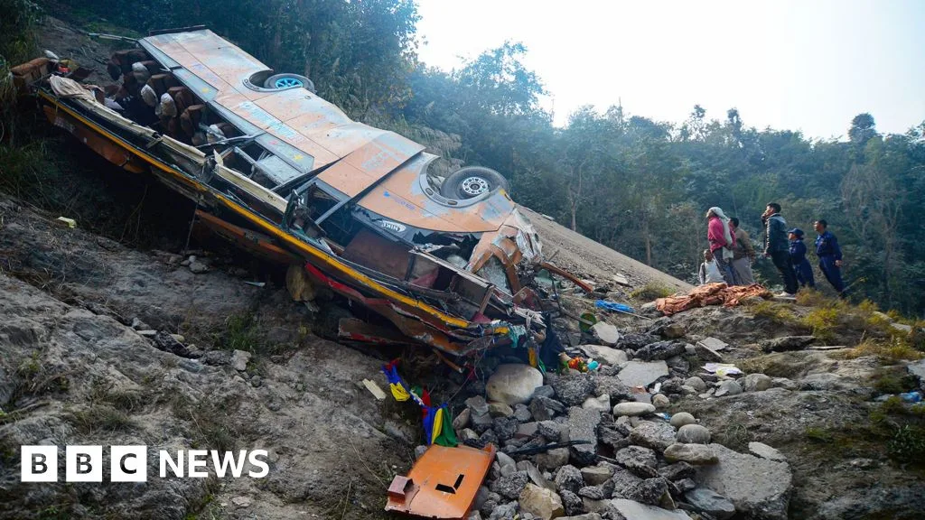 Bus Crash in Nepal Kills 19, Including British National