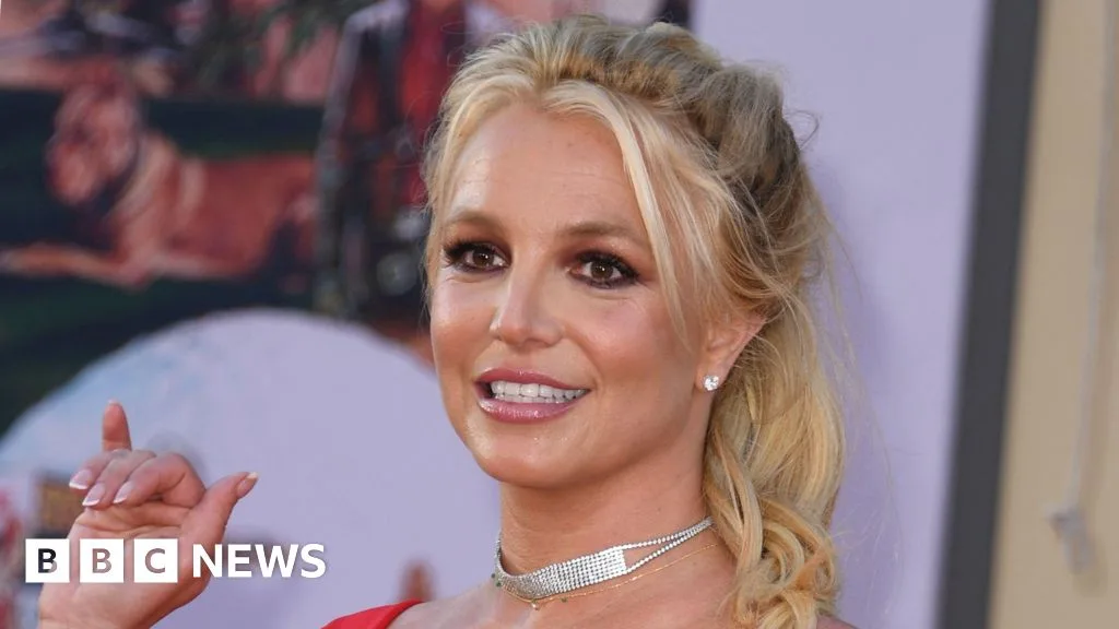 Britney Spears Voluntarily Enters Rehab Following DUI Arrest