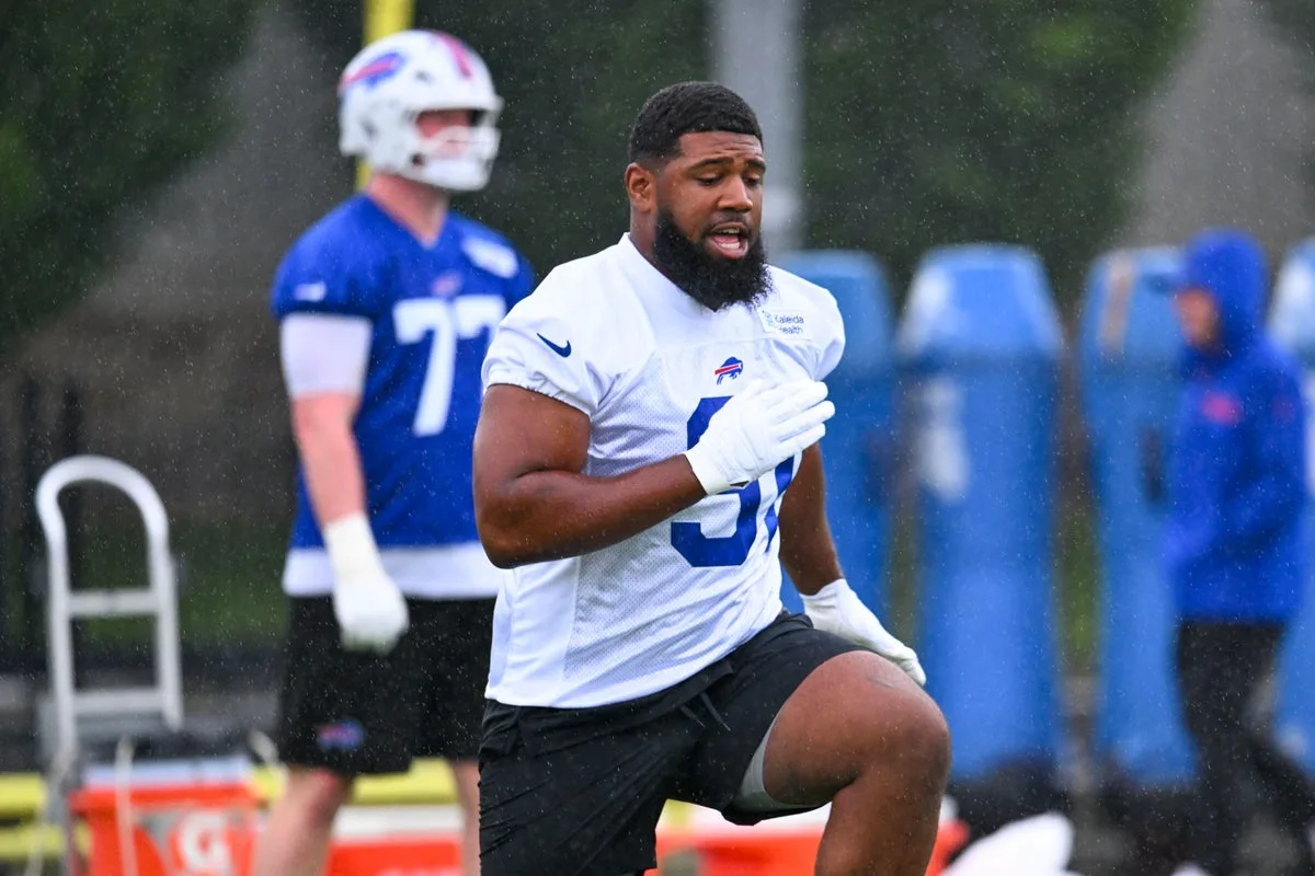 Buffalo Bills' Ed Oliver Mourns Death of Two-Year-Old Son