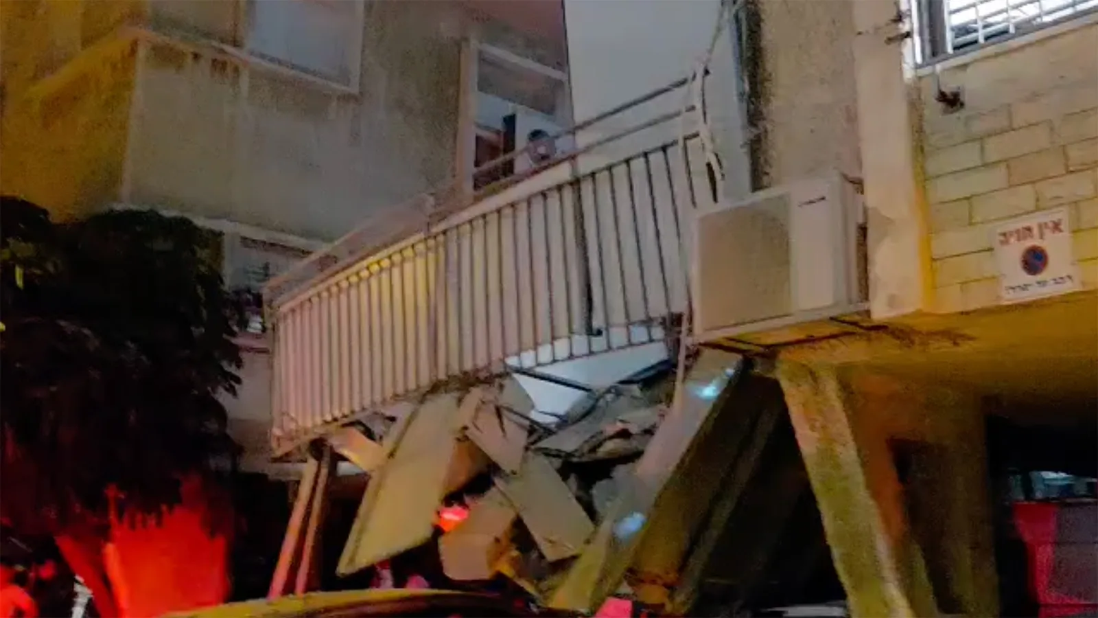 Building Collapses in Bnei Brak After Iranian Missile Strike, Injuries Reported