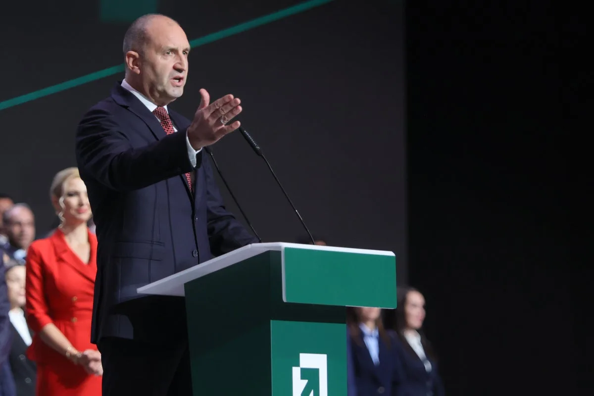 Bulgaria Holds Early Election Amid Political Divisions and Former President's Candidacy