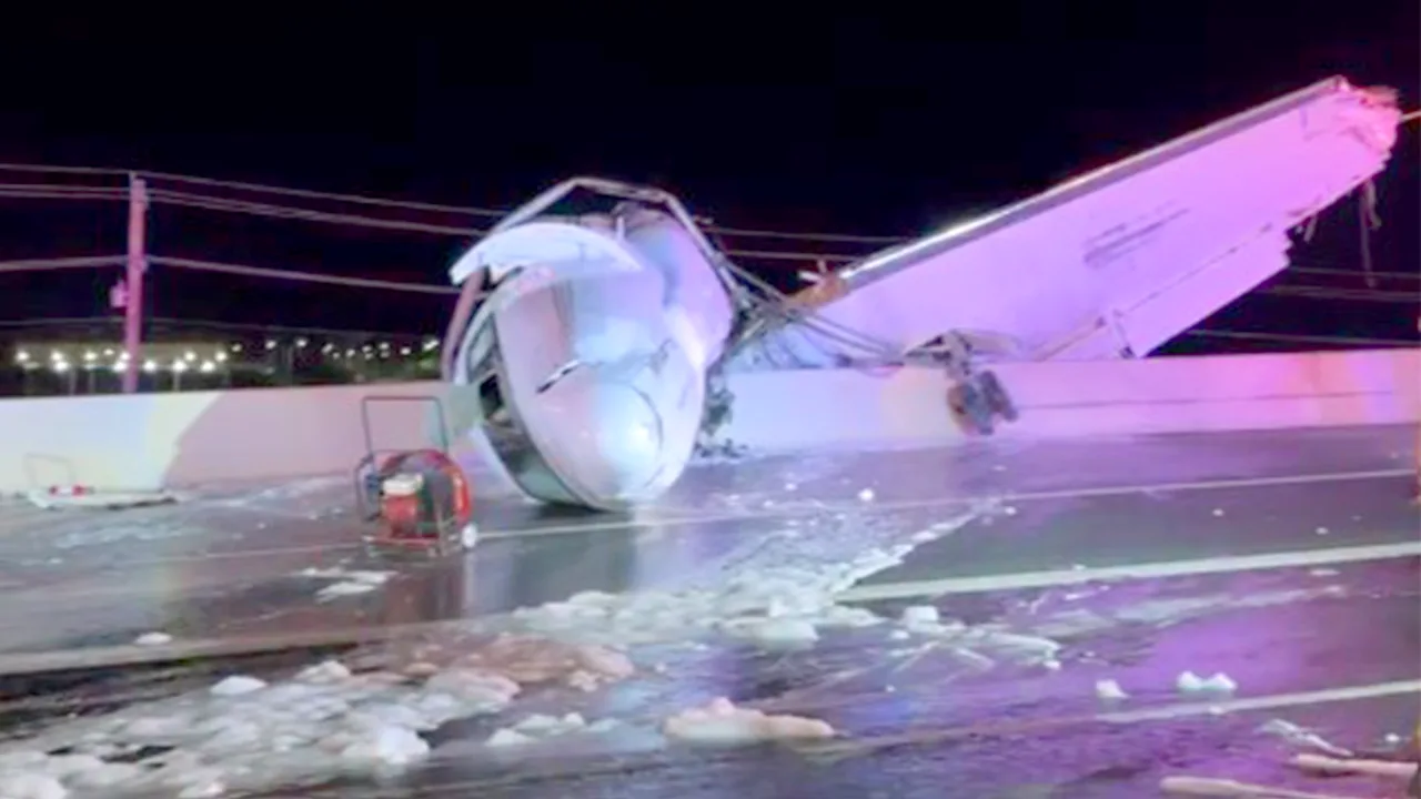 Business Jet Crashes on Laredo, Texas Highway, Leaving One Dead and Several Injured