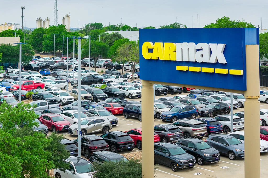 CarMax Shares Drop After Earnings Beat and Ongoing Sales Declines