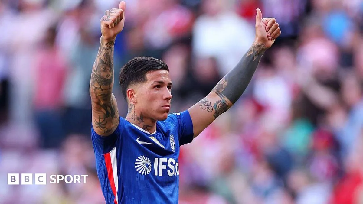 Chelsea Sets Deadline for Manchester City Bid on Enzo Fernandez Transfer