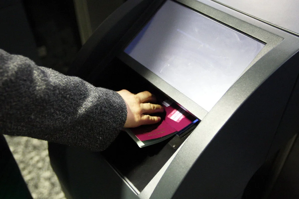 Children Aged Eight and Above Now Allowed to Use E-Gates at UK Airports