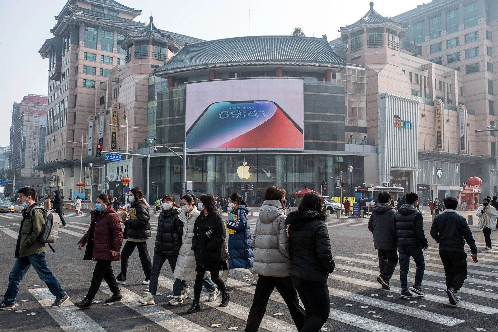China's Economic Growth Slows as Retail Sales and Investment Weaken in August