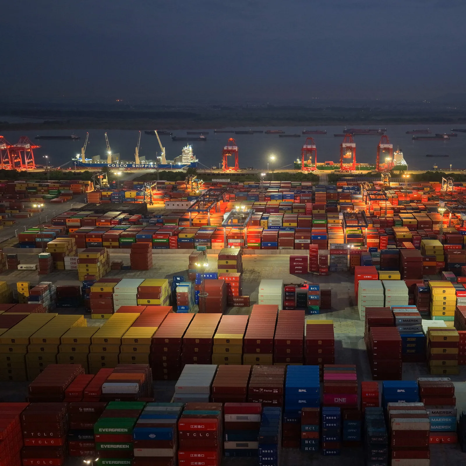 China's Exports Rise 25% in August, Driven by High-Tech and Auto Demand
