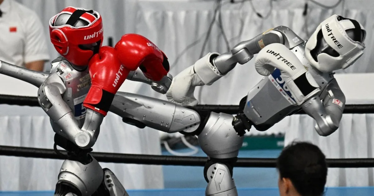 Chinese Robot Runs 100m in Under 9 Seconds at World Humanoid Games