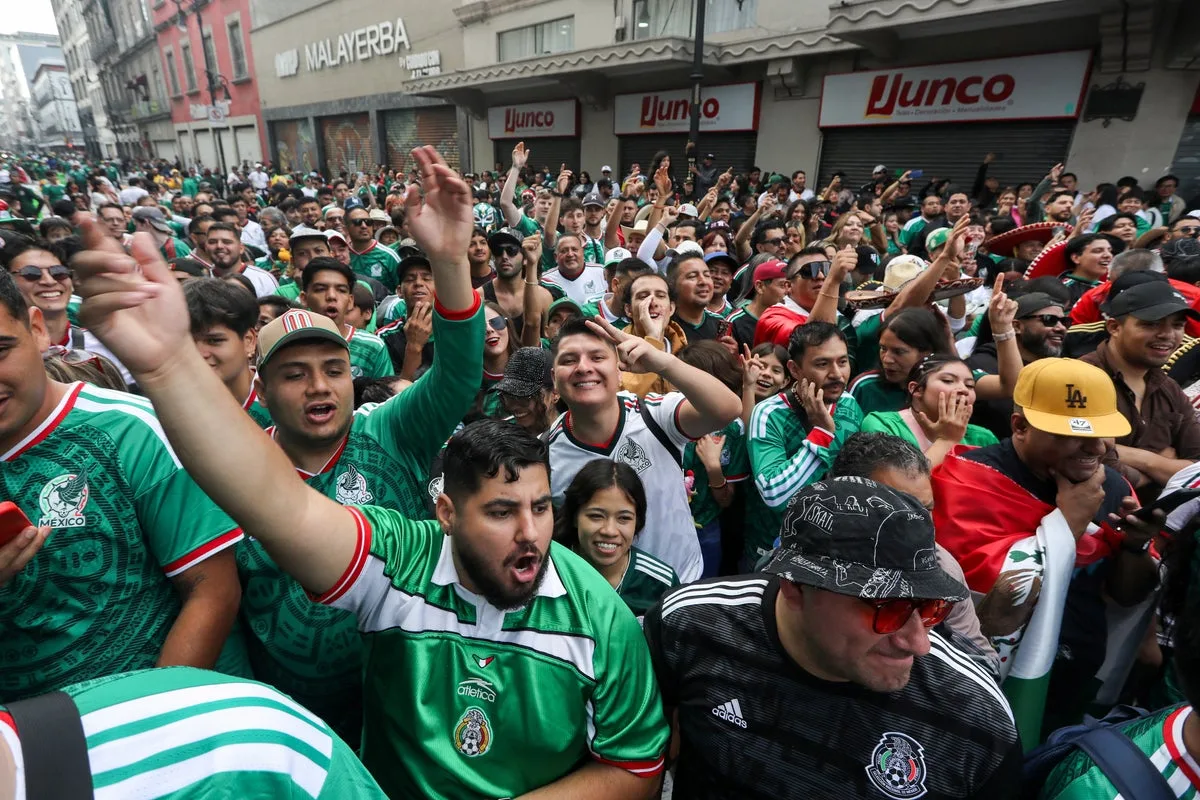Chinese World Cup Fans Robbed at Gunpoint After Arrival in Mexico