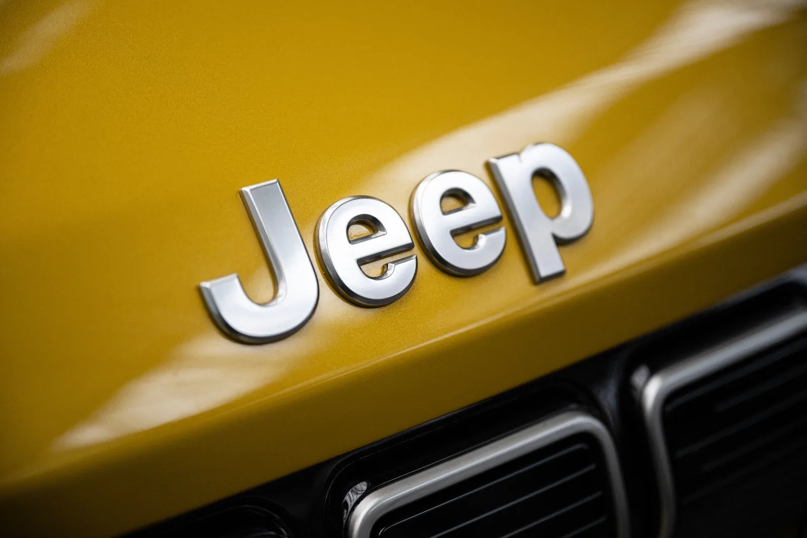 Chrysler Recalls Over 1 Million Jeep Wranglers and Gladiators for Fire Risk