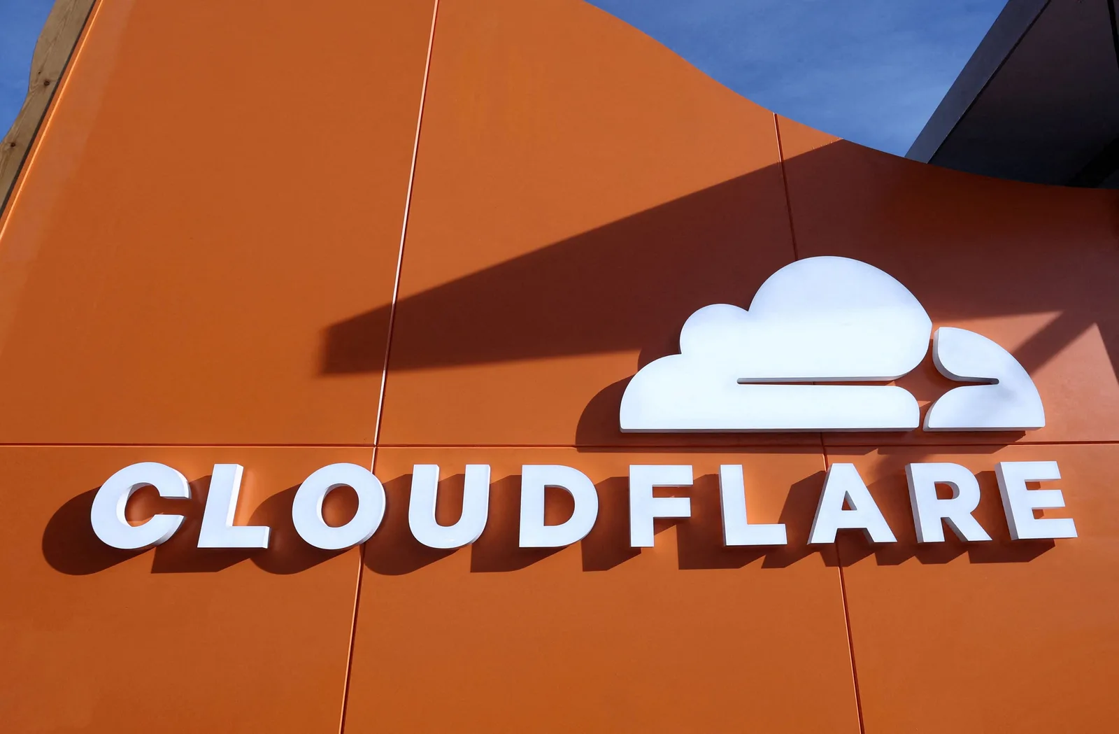 Cloudflare Announces 20% Workforce Reduction Amid AI-Driven Business Shift