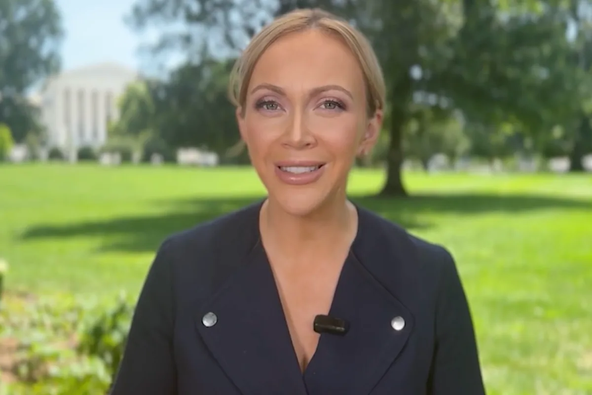 CNN Journalist Paula Reid Departs Amid Paramount Merger and Leadership Concerns