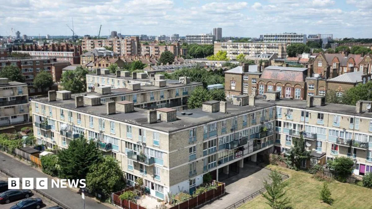 Conservatives Announce Plan to Restrict Social Housing for Foreign Nationals