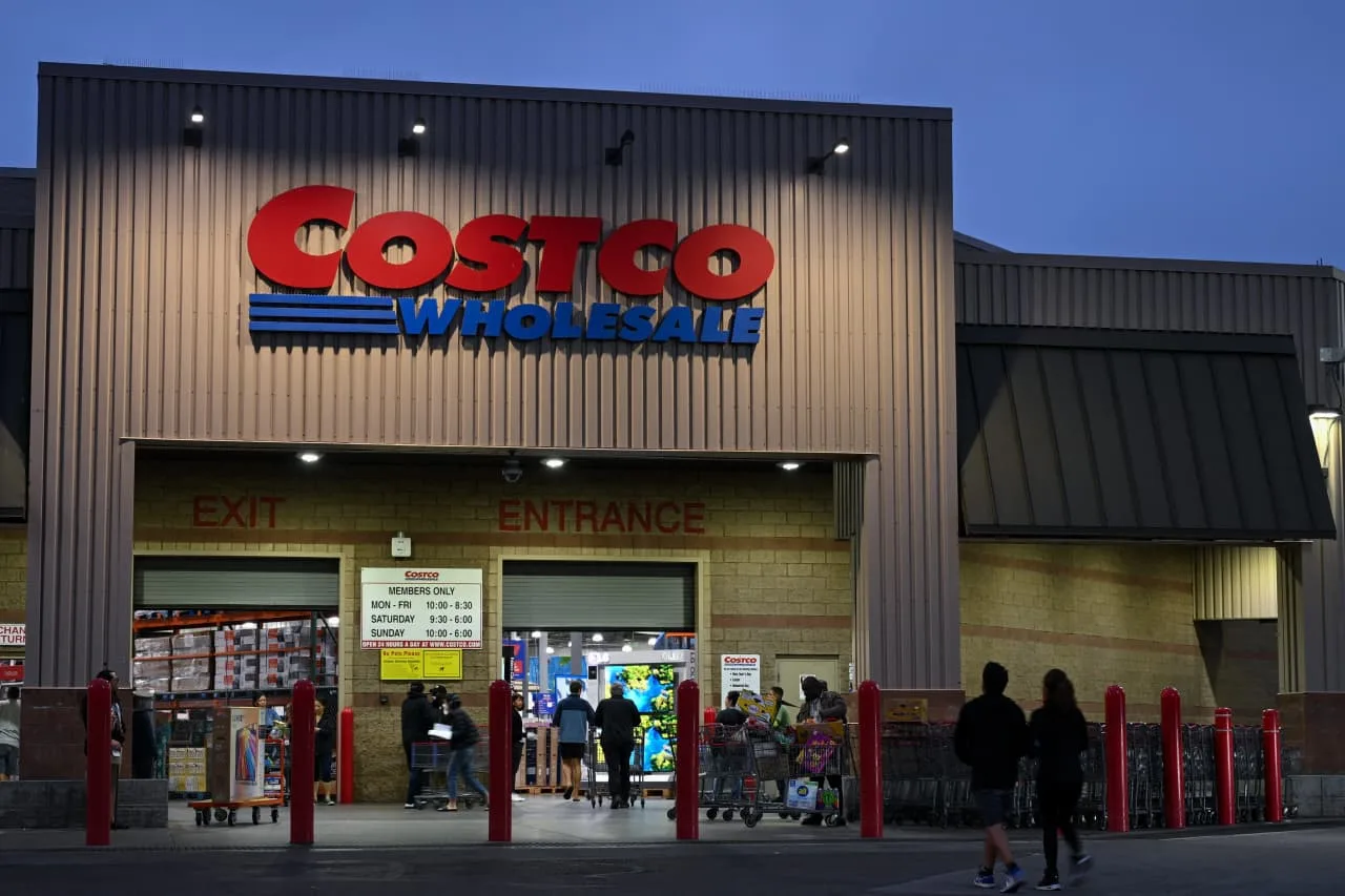 Costco Faces Lawsuit Over Alleged Tariff Refunds to Shoppers