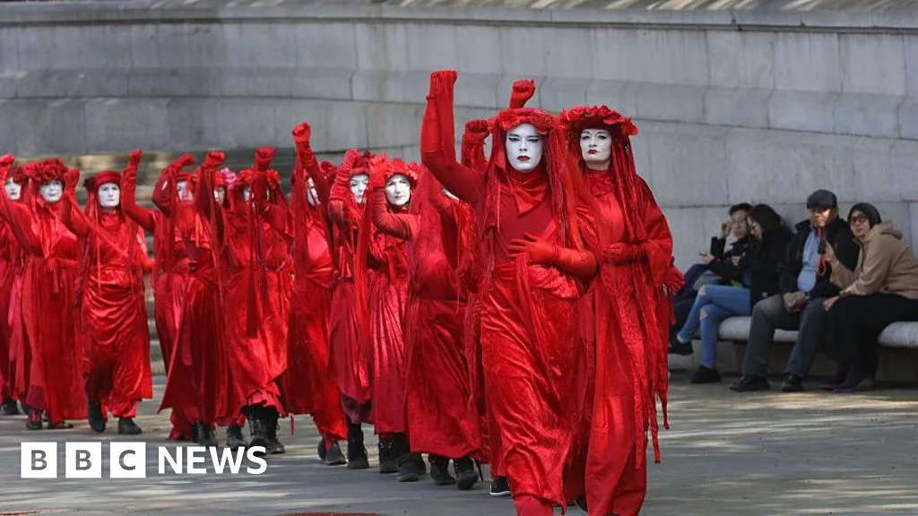 Countries Meet in Colombia to Discuss Moving Beyond Fossil Fuels